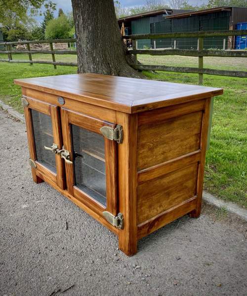 Vintage Fridge #B57: Estoque Falido Buffet