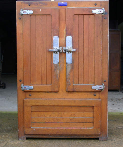 Vintage Fridge #E07: 2 Door Frigidaire