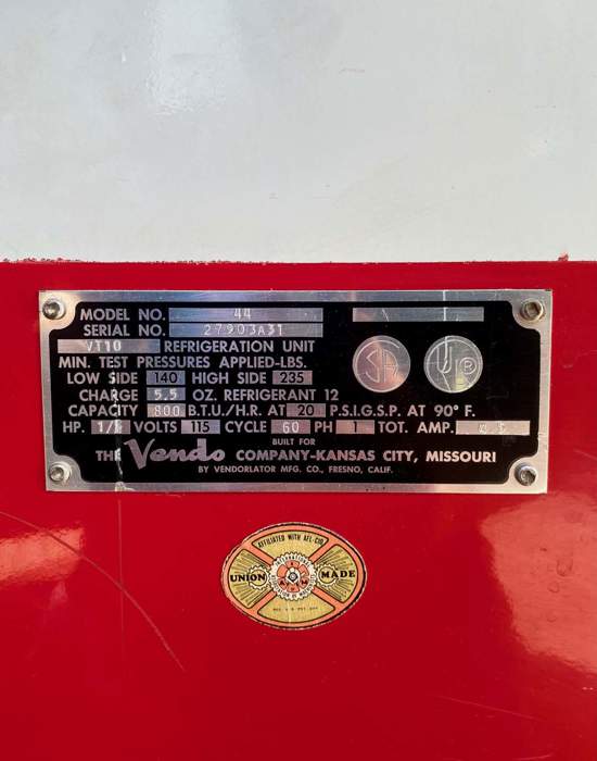 #V54: Vendo 44 Coca-Cola vending Machine 1957 - Badge