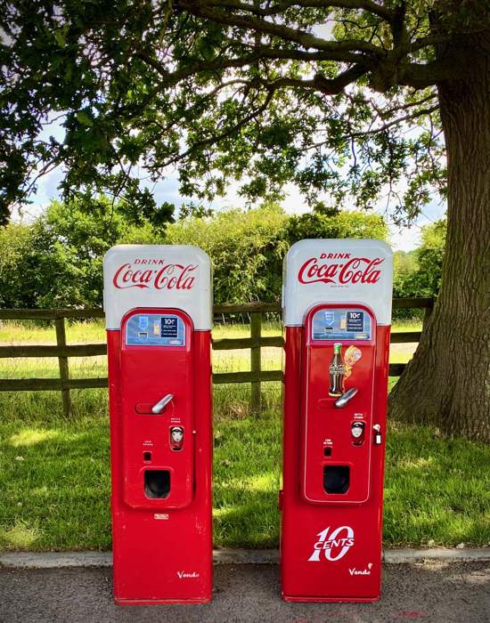 #V54: Vendo 44 Coca-Cola vending Machine 1957 - V55 front 2